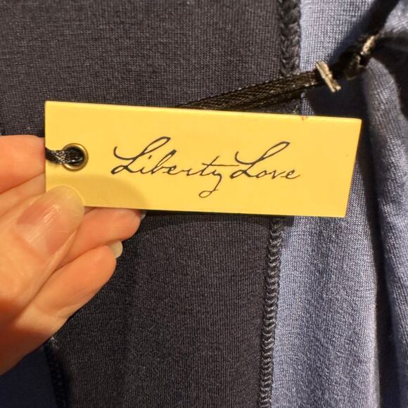 NWT Liberty Love Long Sleeve Tee Soft Comfy Size 1XL Layering Casual Lounge - Picture 3 of 9